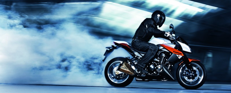 Kawasaki Z1000: la bella bestia  - La revista digital del  mundo del motor